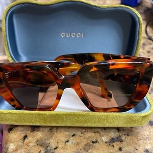 Brand New Gucci Sunglasses Gold Trimming